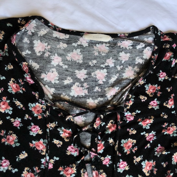 Crop Top - Picture 2 of 6